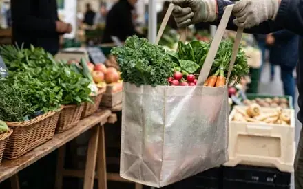 Sturdy PP woven bag for markets, outdoors and travel
