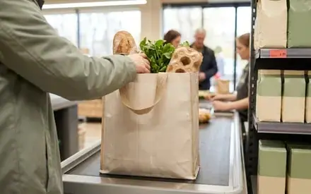 PP woven bag as a reusable shopping bag in grocery retail