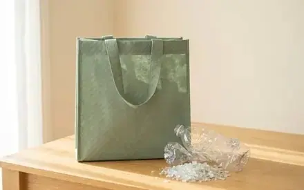 Bedruckte RPET Tasche als Nachhaltigkeits-Statement einer Marke